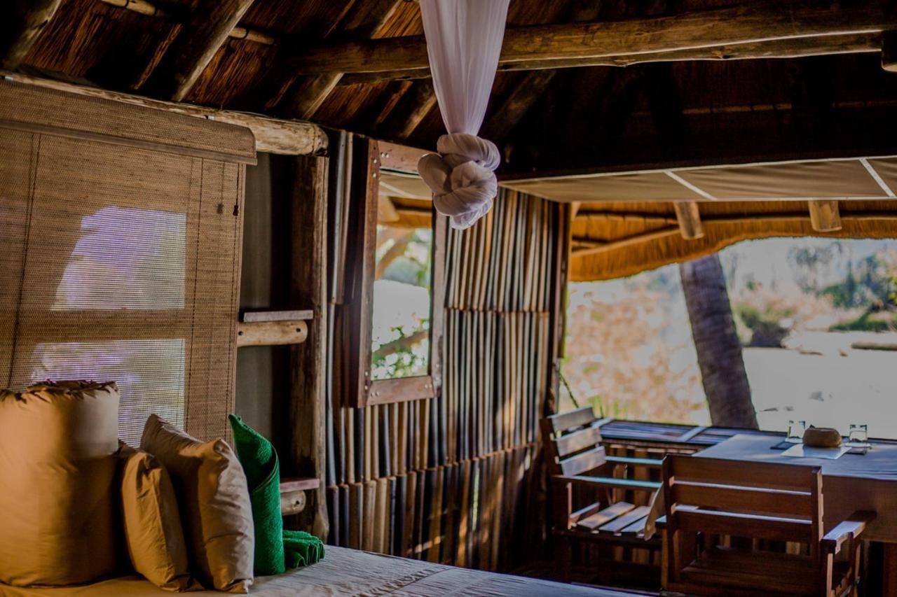 Epupa Falls Lodge Экстерьер фото